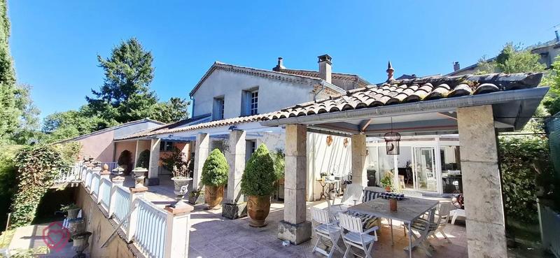 Maison de village - 249 m² - 12 pièces