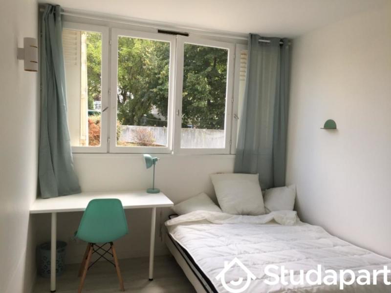 Chambre - 10 m² - 1 pièce