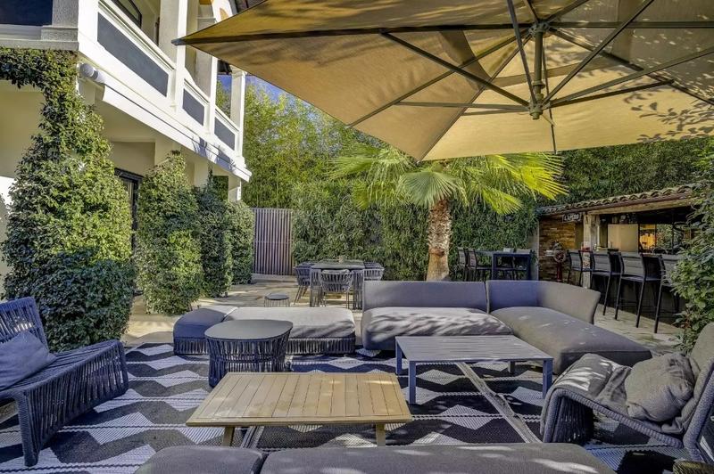 Villa - 216 m² - 6 pièces