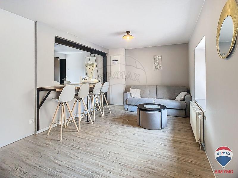 Maison - 240 m² - 9 pièces