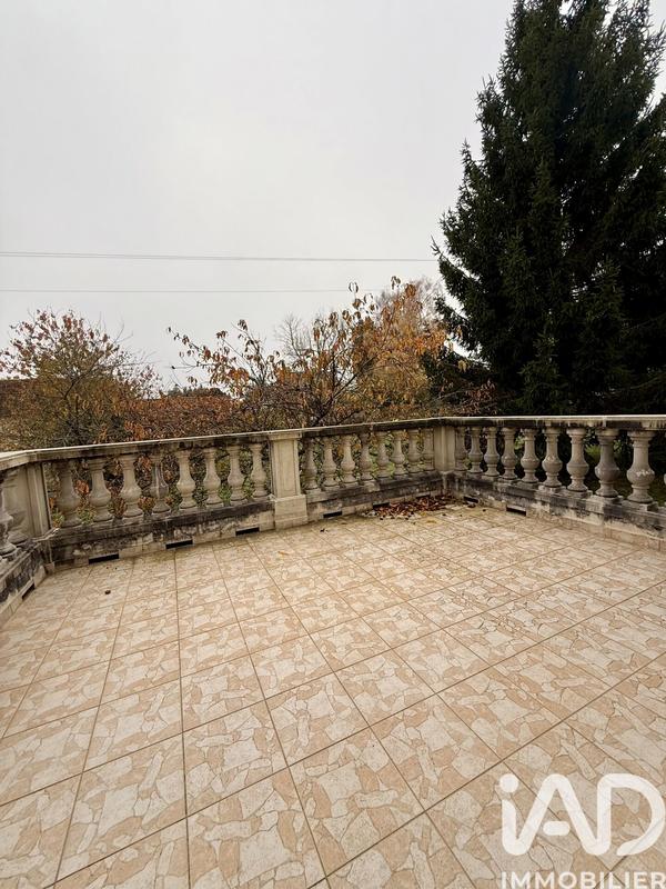 Maison - 230 m² - 7 pièces