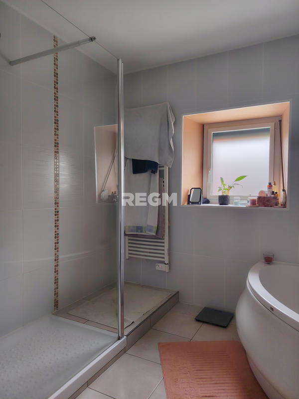 Maison - 137 m² - 7 pièces