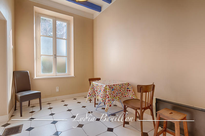 Propriété - 395 m² - 14 pièces