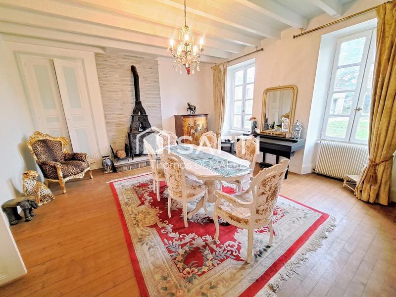 Maison - 500 m² - 18 pièces