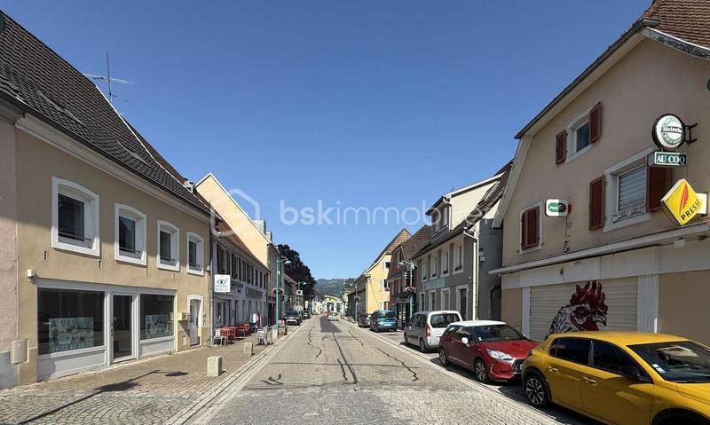 Local commercial - 144 m² - 3 pièces