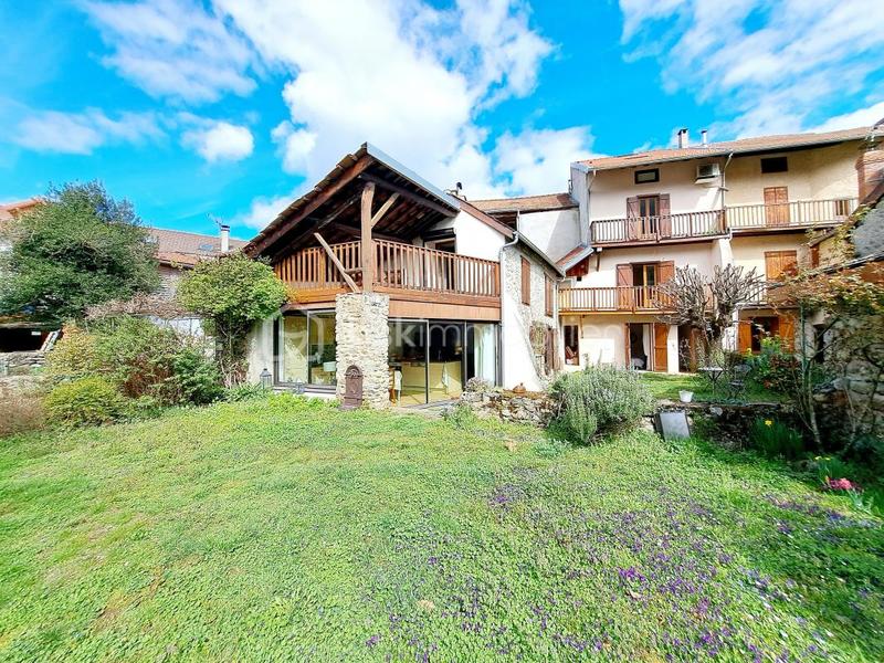Maison de village - 280 m² - 10 pièces