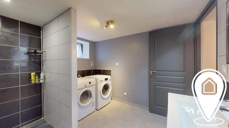 Maison - 192 m² - 7 pièces