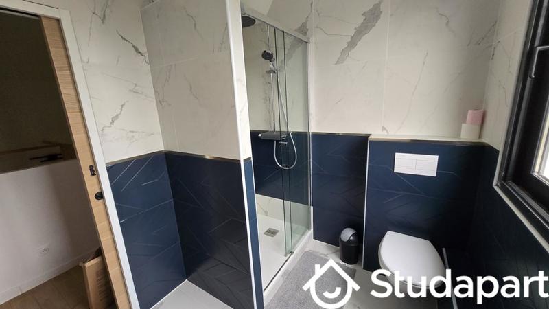 Chambre - 9 m² - 1 pièce