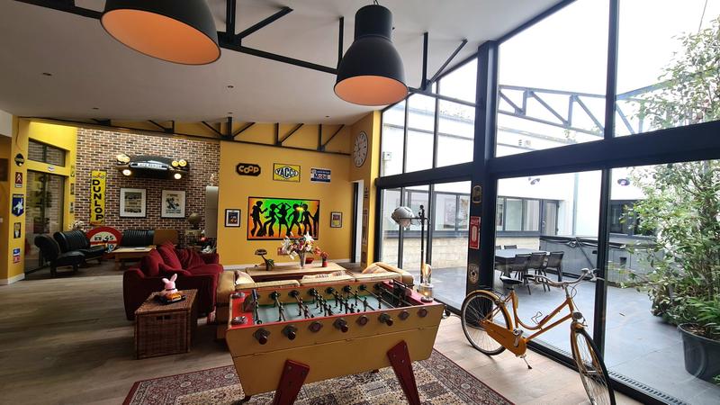 Loft - 350 m² - 9 pièces