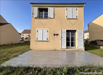 Maison - 80 m² - 4 pièces