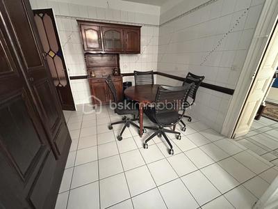 Maison - 255 m² - 10 pièces