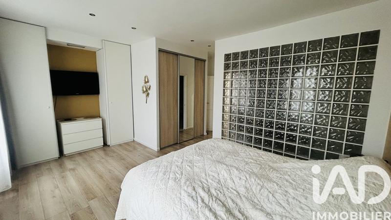 Maison - 186 m² - 8 pièces