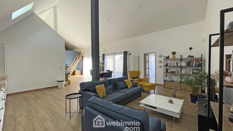 Loft - 149 m² - 7 pièces