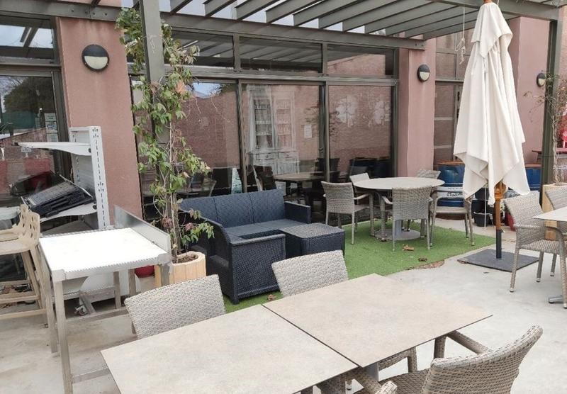 Local commercial - 200 m² - 6 pièces