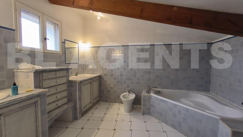 Maison de maîtres - 208 m² - 7 pièces