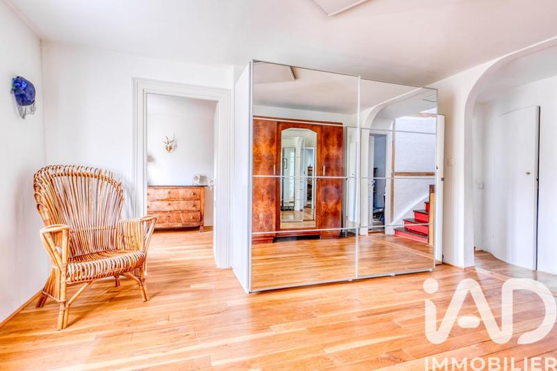 Maison - 224 m² - 9 pièces