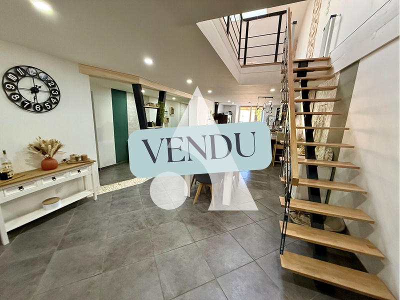 Maison - 232 m² - 6 pièces