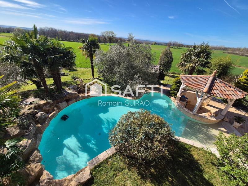 Maison - 365 m² - 8 pièces