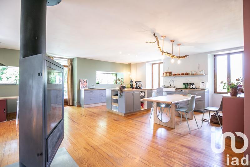 Maison - 202 m² - 6 pièces