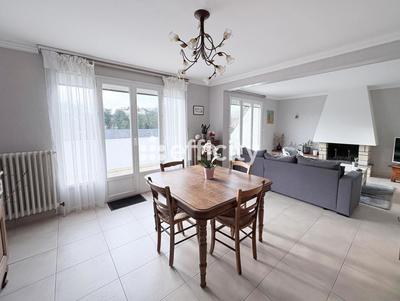 Appartement - 100 m² - 5 pièces