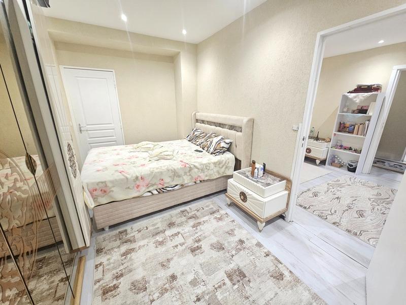 Appartement - 80 m² - 5 pièces