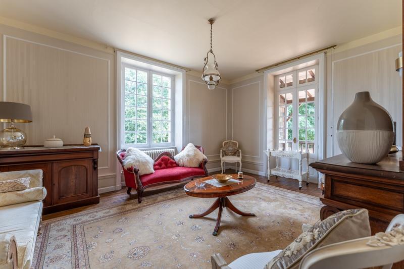 Maison - 340 m² - 12 pièces