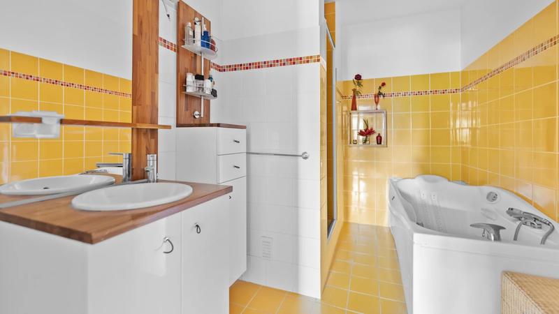 Appartement - 142 m² - 6 pièces