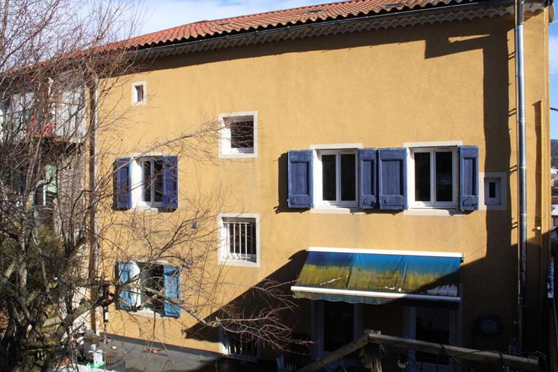 Maison - 236 m² - 14 pièces