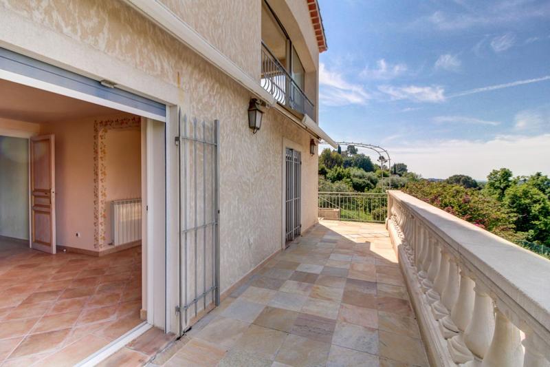 Villa - 181 m² - 6 pièces