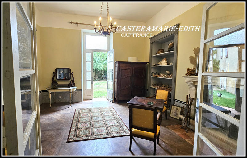 Maison - 372 m² - 15 pièces