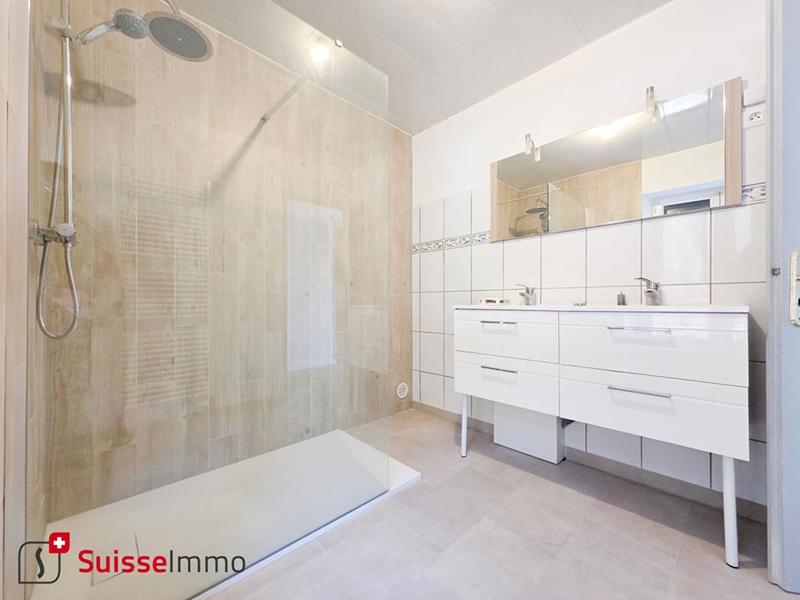 Maison - 186 m² - 9 pièces