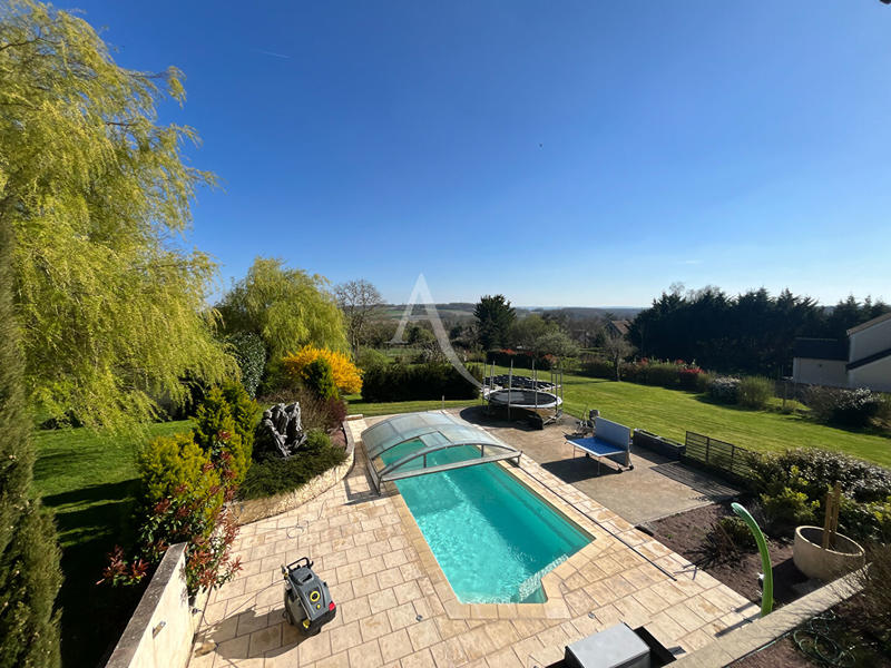 Maison - 180 m² - 8 pièces