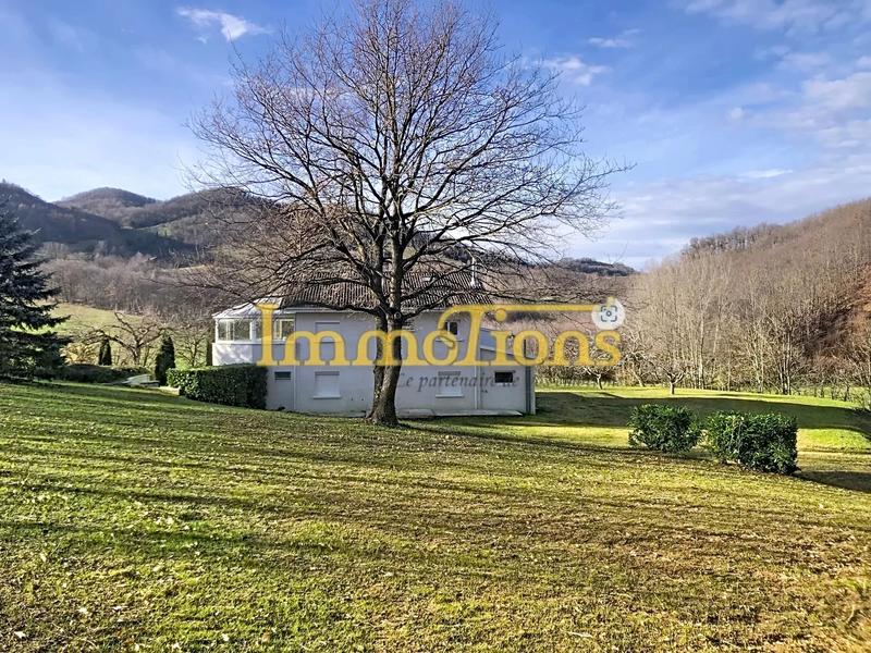 Maison - 205 m² - 7 pièces