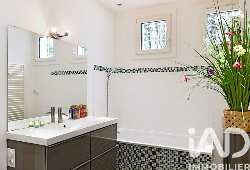 Maison - 346 m² - 9 pièces