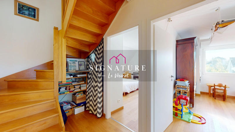 Maison - 212 m² - 9 pièces