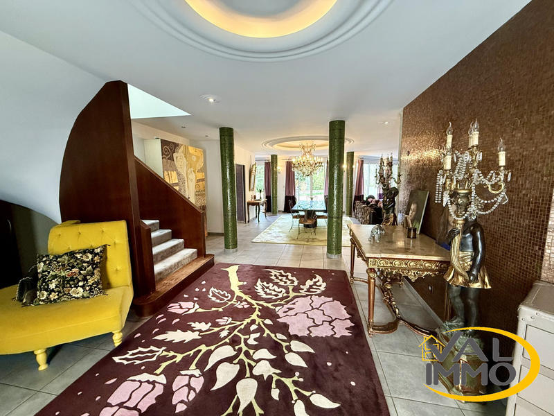 Villa - 320 m² - 8 pièces