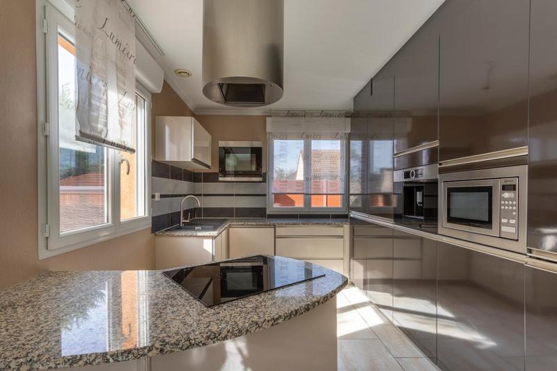 Maison - 163 m² - 6 pièces