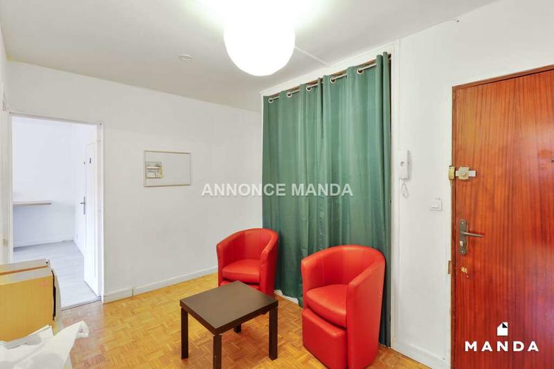 Chambre - 9 m² - 7 pièces