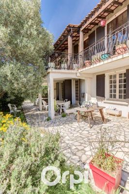 Maison - 252 m² - 6 pièces