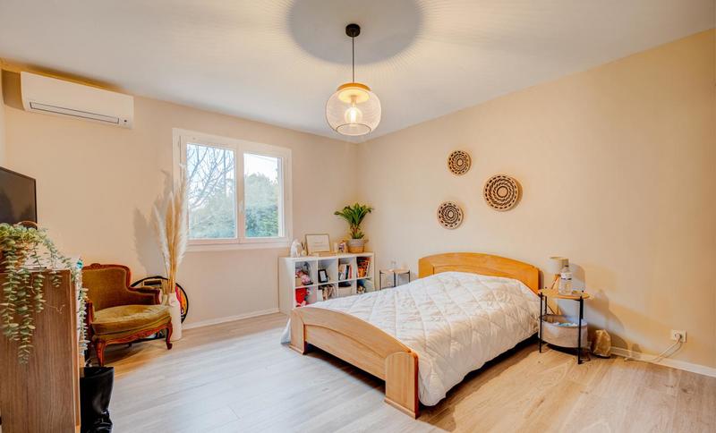 Maison - 243 m² - 6 pièces