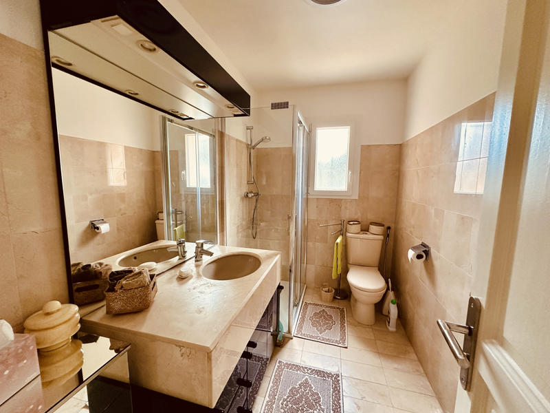 Villa - 180 m² - 6 pièces