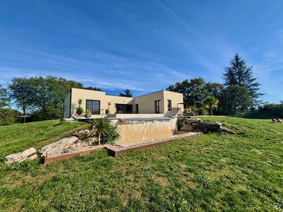 Maison - 161 m² - 4 pièces