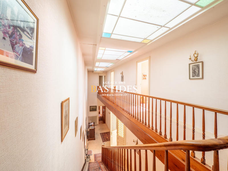 Maison - 474 m² - 9 pièces