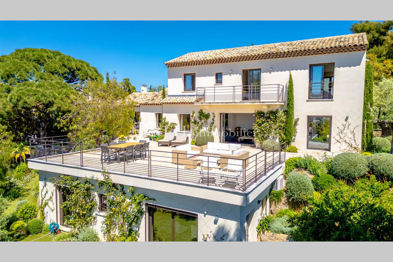 Villa - 220 m² - 8 pièces