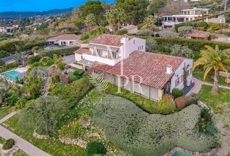 Villa - 198 m² - 7 pièces