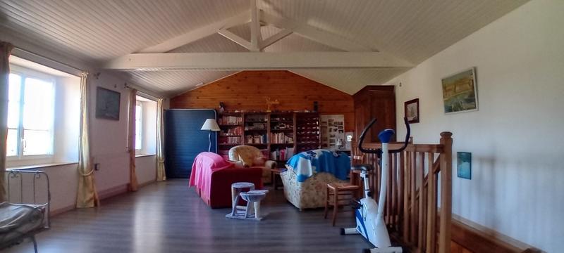 Maison - 210 m² - 7 pièces