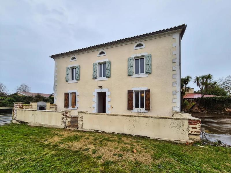 Maison - 182 m² - 8 pièces