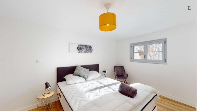 Chambre - 24 m² - 13 pièces