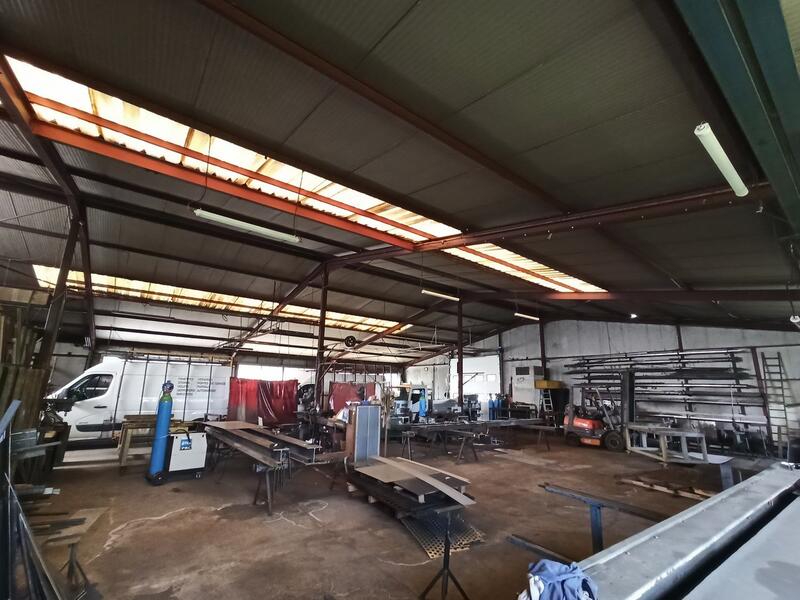 Local d'activités - 1 400 m²