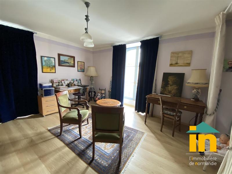 Demeure - 220 m² - 8 pièces